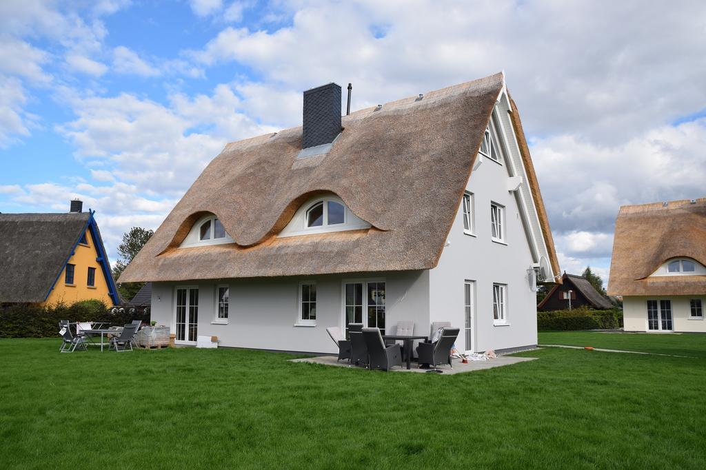 Reetdachhaeuser Boergerende Exterior photo